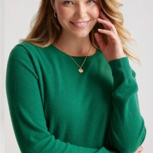 Quince Cashmere Crewneck Sweater in forest green